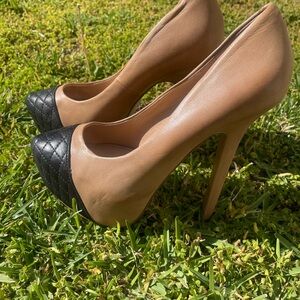 Steve Madden Tan and Black Platform Heels